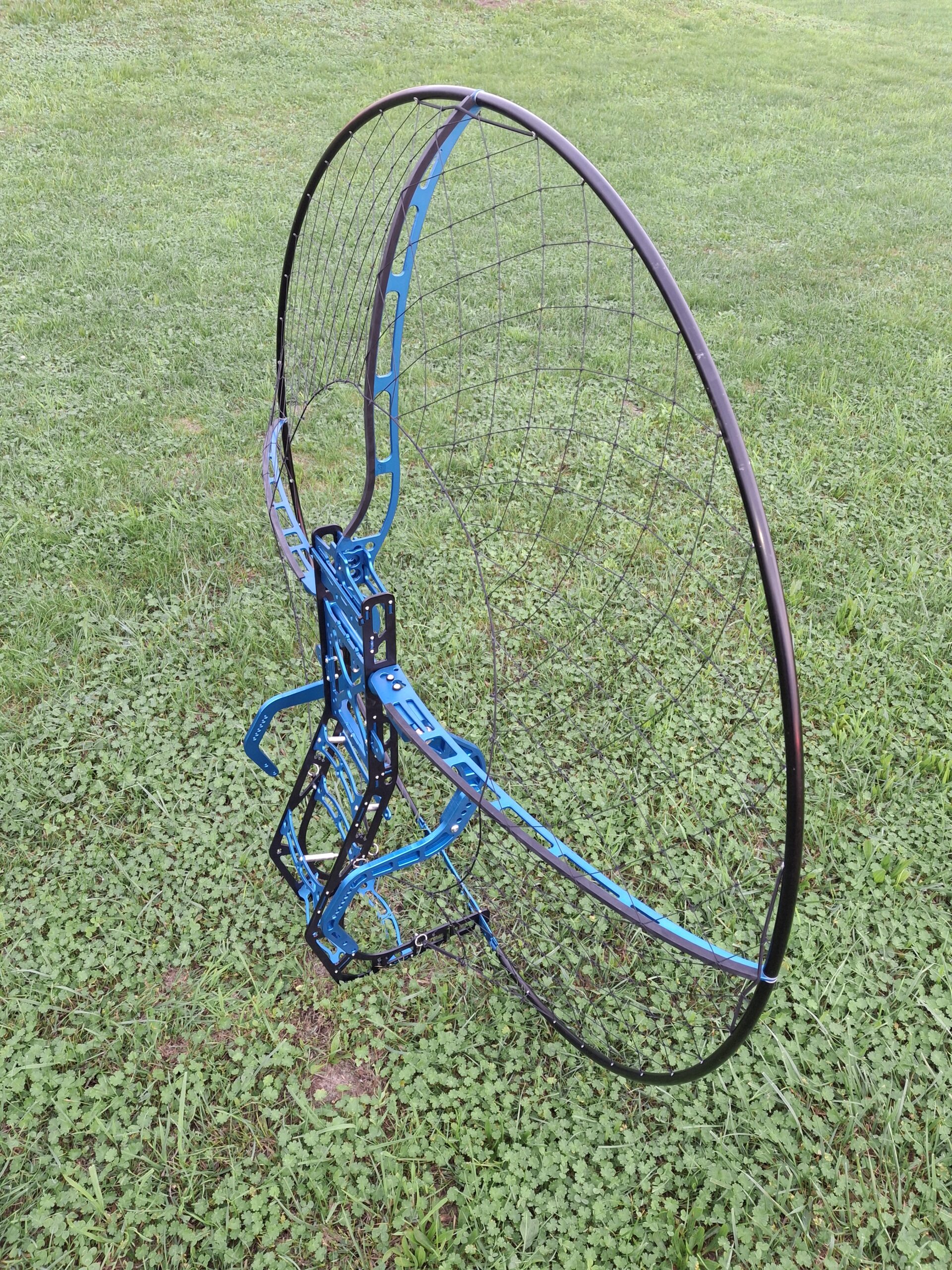 Dettaglio lavorazione CNC paramotore